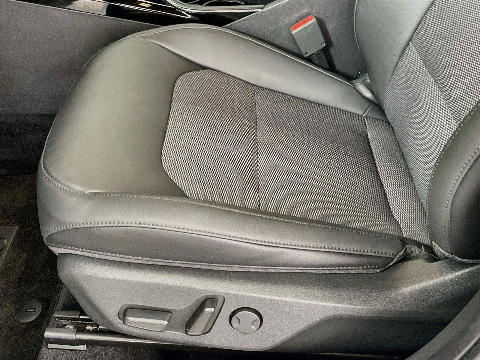 Used 2024 Kia Niro EX FWD image 23