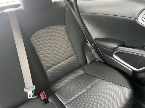 Used 2025 Kia Soul LX w/ LX Technology Package FWD image 41