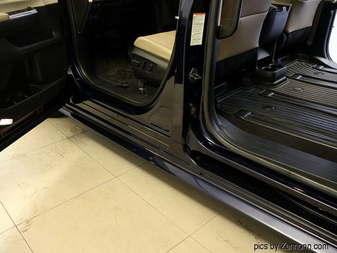 Used 2022 Toyota Sienna XLE FWD image 26
