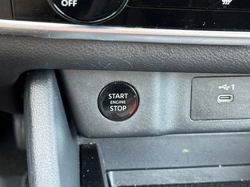 Used 2024 Nissan Rogue S AWD/4WD image 25