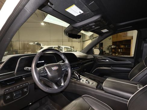 Certified 2024 Cadillac Escalade Sport w/ LPO, ONYX Package image 9