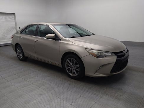 Used 2016 Toyota Camry SE image 11