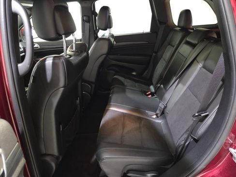 Used 2020 Jeep Grand Cherokee Altitude AWD/4WD image 30