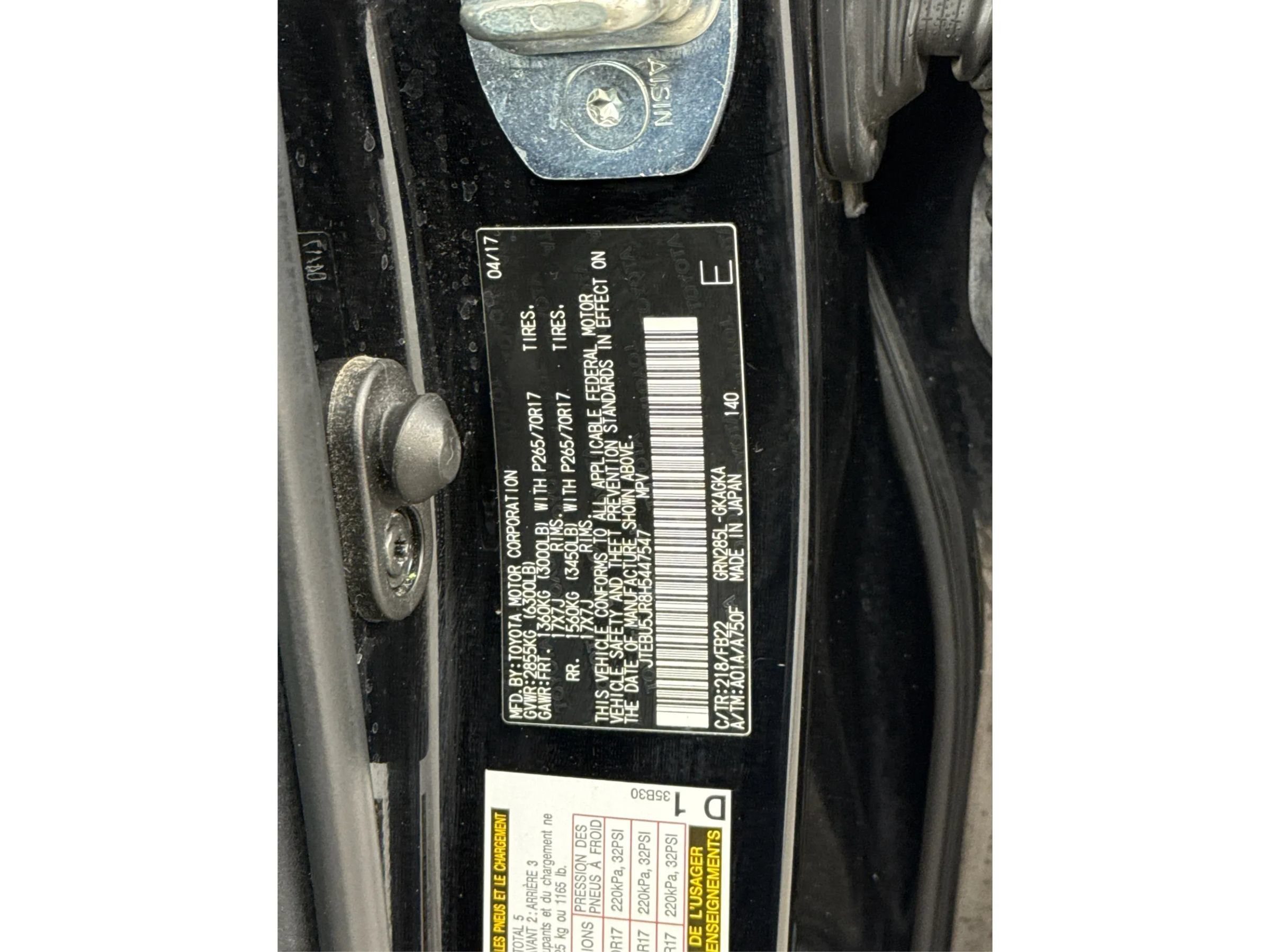 Used 2017 Toyota 4Runner SR5 AWD/4WD image 27