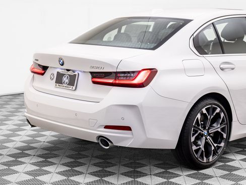 Used 2026 BMW 330i xDrive Sedan w/ Convenience Package AWD/4WD image 31
