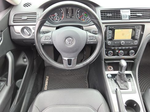 Used 2014 Volkswagen Passat 1.8T SE image 16