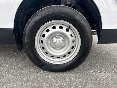 Used 2025 Ford Maverick XLT w/ Equipment Group 302A image 28