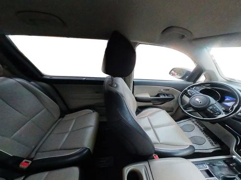 Used 2019 Kia Sedona EX image 27