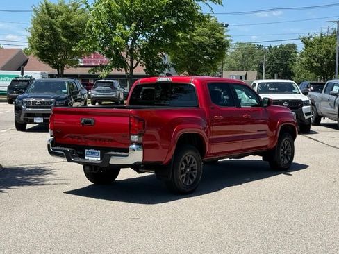 Used 2023 Toyota Tacoma SR5 AWD/4WD image 5