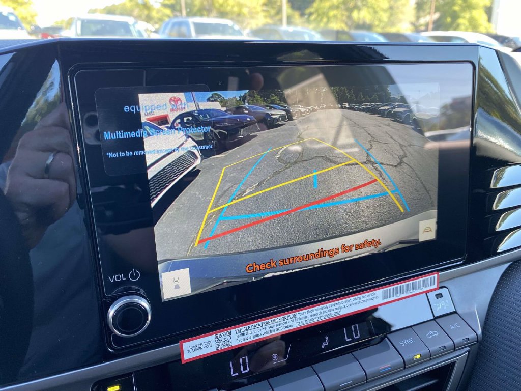 New 2026 Toyota Camry Hybrid FWD image 25
