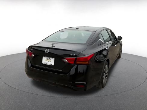 Used 2024 Nissan Altima 2.5 SV image 14