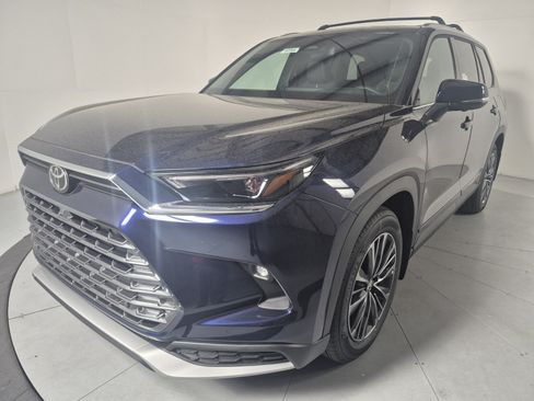 New 2026 Toyota Grand Highlander AWD Hybrid image 1