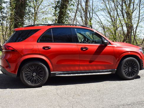Used 2022 Mercedes-Benz GLE 350 w/ AMG Line Exterior image 8