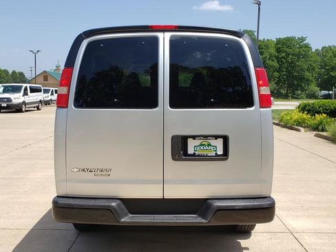 Used 2016 Chevrolet Express 2500 LS RWD image 4