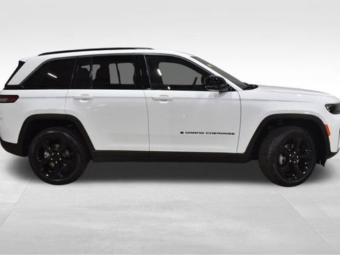 New 2026 Jeep Grand Cherokee Limited w/ Limited Altitude Package AWD/4WD image 3