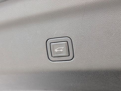 Used 2024 Chevrolet Suburban Premier image 14