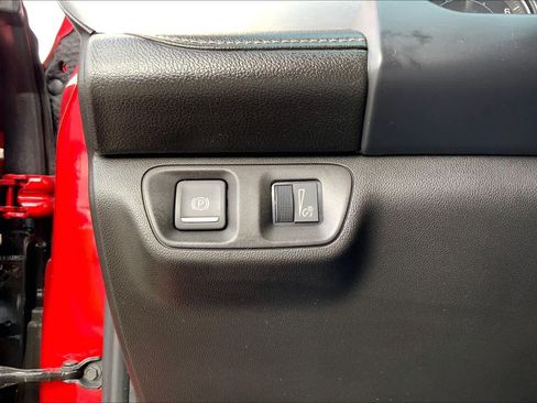 Used 2021 GMC Acadia SLE image 32