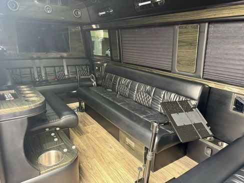 Used 2021 Mercedes-Benz Sprinter 3500 w/ Comfort Plus Package image 45