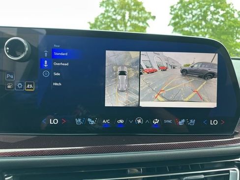 Used 2024 Chevrolet Traverse RS image 55