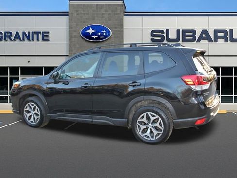 Used 2022 Subaru Forester Premium image 7