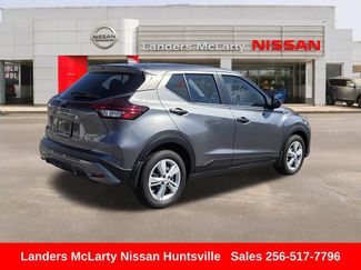 Used 2025 Nissan Kicks Play S FWD video 3