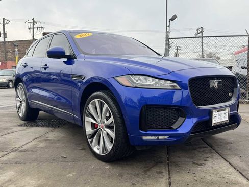 Used 2019 Jaguar F-PACE S image 3