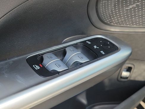 Used 2025 Mercedes-Benz C 300 Sedan image 18