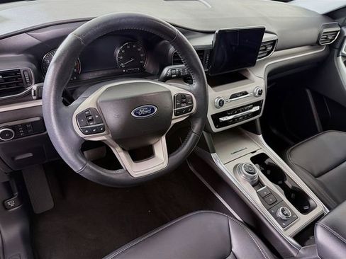 Used 2023 Ford Explorer XLT w/ Equipment Group 202A image 11