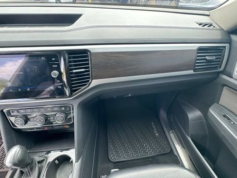 Used 2023 Volkswagen Atlas SE w/ Panoramic Sunroof Package FWD image 19