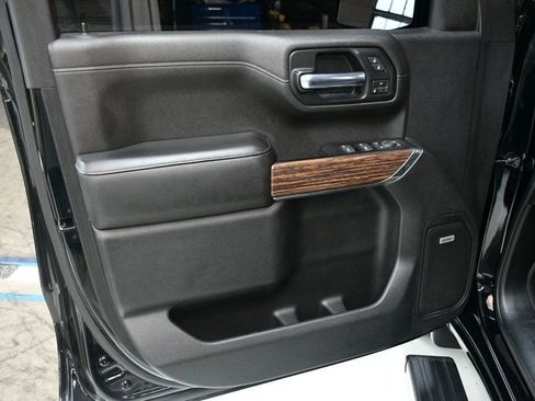 Used 2019 Chevrolet Silverado 1500 High Country w/ High Country Premium Package image 25