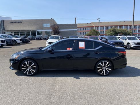 Used 2021 Nissan Altima 2.5 SR FWD image 42