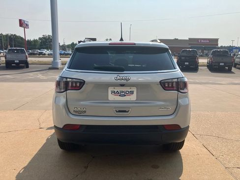 Used 2024 Jeep Compass Latitude AWD/4WD image 6