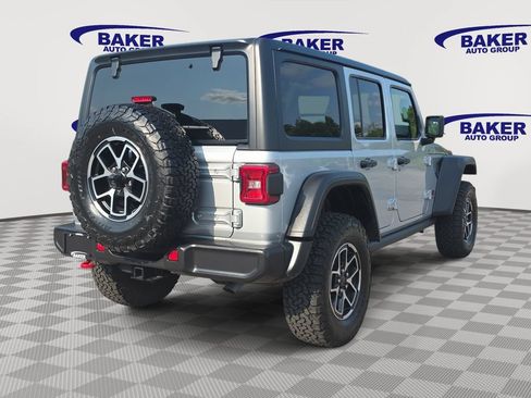 Used 2024 Jeep Wrangler Unlimited Rubicon w/ Convenience Group AWD/4WD image 3
