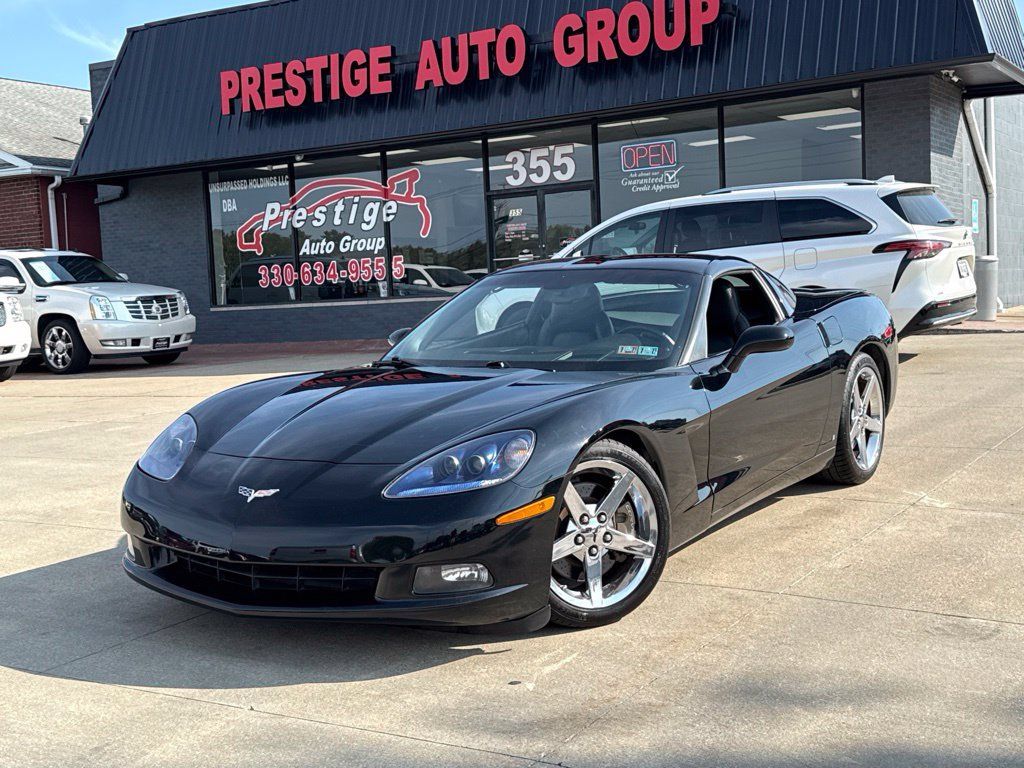 Used 2008 Chevrolet Corvette Coupe w/ Preferred Equipment Group RWD image 2