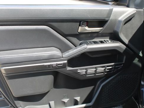 Used 2024 Toyota Tacoma TRD Sport RWD image 17