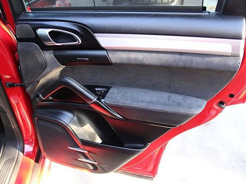 Used 2016 Porsche Cayenne GTS AWD/4WD image 17