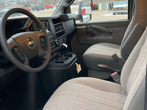 New 2025 Chevrolet Express 4500 w/ Power Convenience Package RWD image 11