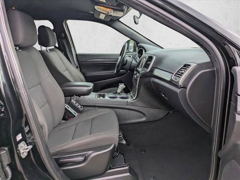 Used 2021 Jeep Grand Cherokee Laredo AWD/4WD image 27
