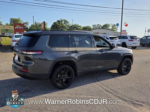 Used 2023 Jeep Grand Cherokee L Limited w/ Black Appearance Package RWD image 17