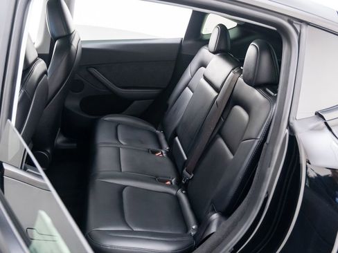 Used 2024 Tesla Model Y Long Range image 17