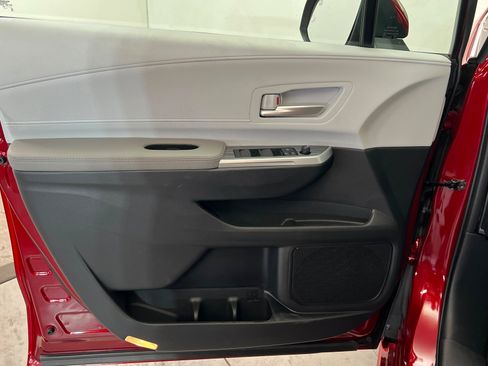 New 2026 Toyota Sienna XLE image 14