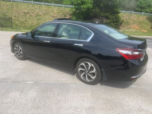 Used 2016 Honda Accord EX-L image 3