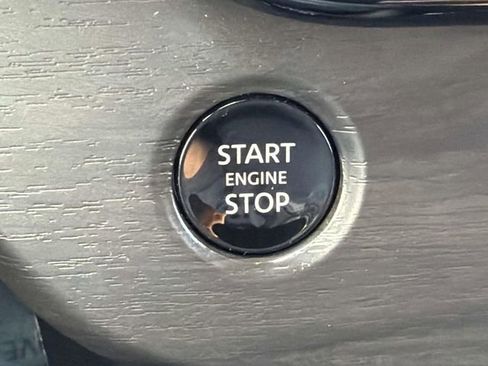 Certified 2025 Nissan Murano SV FWD image 19