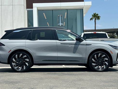 New 2026 Lincoln Nautilus Black Label w/ Jet Appearance Package AWD/4WD image 2