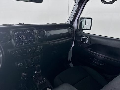 Used 2022 Jeep Wrangler Unlimited Sport AWD/4WD image 22
