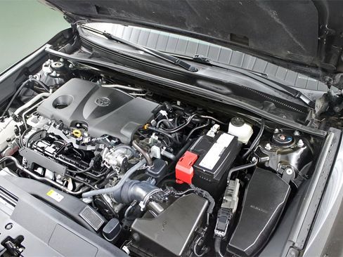 Used 2021 Toyota Camry SE image 29