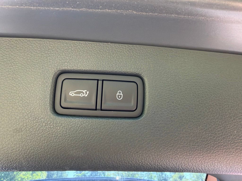 Used 2025 Genesis GV80 3.5T Prestige AWD/4WD image 18