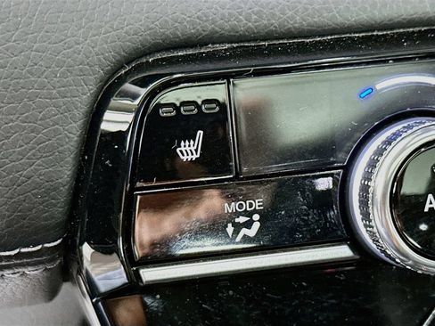 Used 2025 Honda Pilot Touring image 22