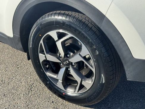Certified 2022 Kia Sportage LX image 5