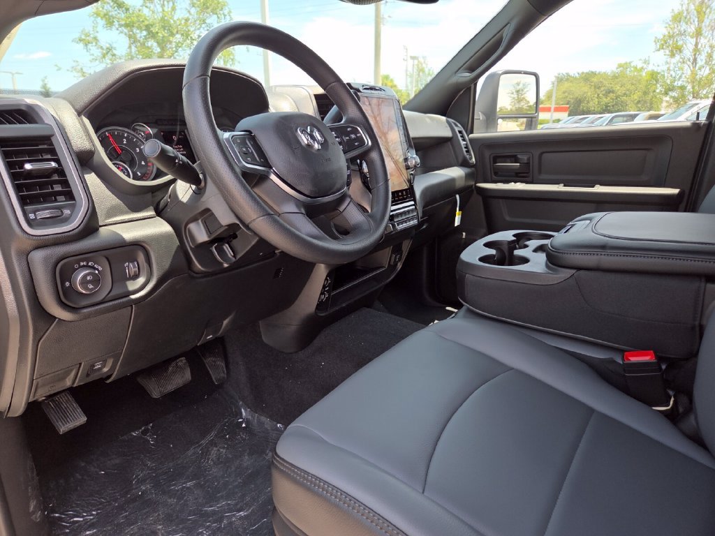 New 2026 RAM 3500 Tradesman AWD/4WD image 28